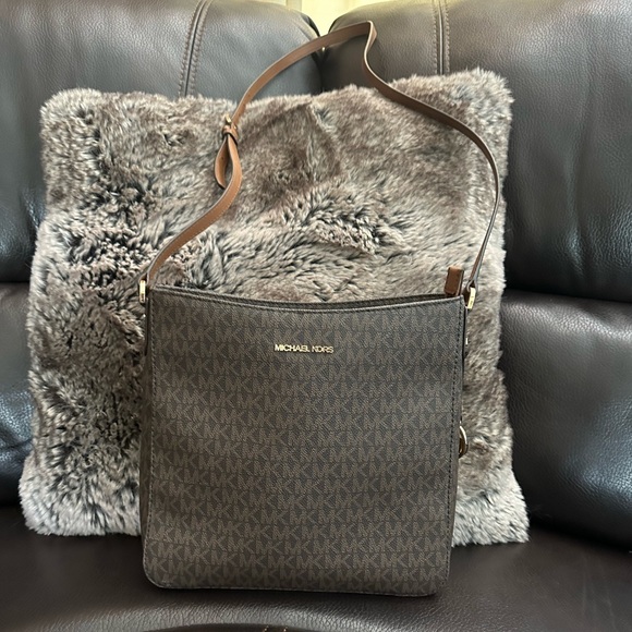Michael Kors Leather Crossbody - Picture 1 of 4